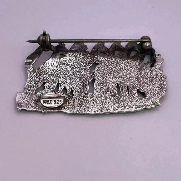 Heard of Giraffes Brooch .925  1 1/2”w - Picture 2 of 3